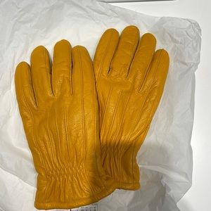 Zara Men’s leather gloves in yellow, size L